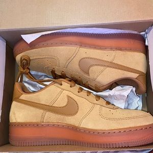 BRAND NEW NEVER WORN